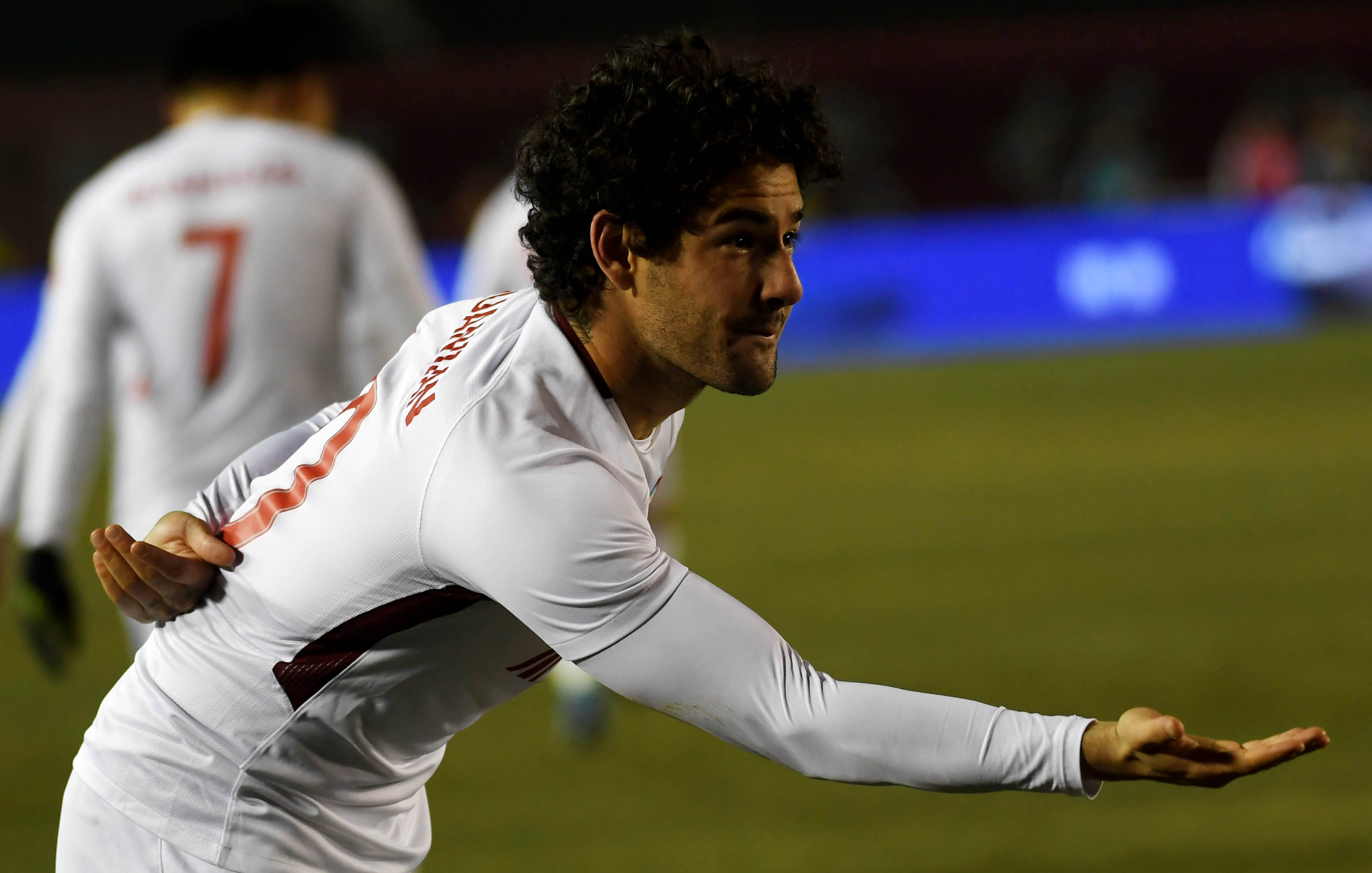 风云突变新疆广汇转会期绝杀压哨；中超版图或变；质疑声仍在；赛程密集仍需轮换的简单介绍